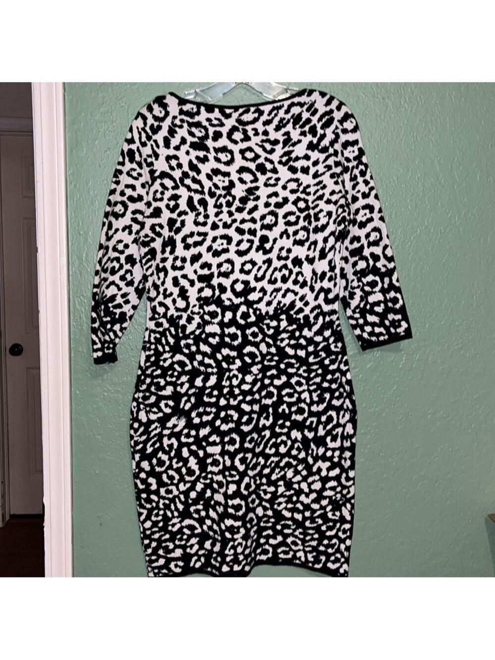 Leopard Sweater Dress Black White animal print modest shirt dress - Picture 5 of 6